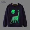 Pullover Little maven Baby Boys Luminous Sweatshirt Cotton Autumn Casual Clothes with Dinosaur and the Moon Fashion for Kids 221128