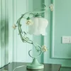 Lampes de table Européenne Vert Vintage Rose Lampe Pour Chambre En Métal Fleur Salon Lumière Art Déco Fille Chevet Luminaire