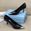 Designer Metal Pointy High Heels Shoes Women's Triangle New Style Simple Fashion Ladies Middag Black Sexig kvinnlig pendlare Läder Högklackade skor med låda