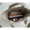 Sacs de soirée Haut de gamme Qualité Niche Design Ultra-léger Sac à main pour femme Soft Top Couche Cuir Portable Tote Lunch Box Sac Minimaliste