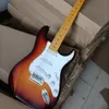 Chitarra elettrica Sunburst a 6 corde con manico in acero fiammato, pickup SSS, tastiera in acero giallo personalizzabile