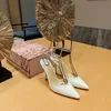 워터 다이아몬드 체인 Baotou Sandals Summer 2023 디자인 감각 소수의 백 중공 뾰족한 하이힐 여성 날씬한 발 뒤꿈치