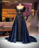 2022 Plus Size Arabic Aso Ebi Navy Blue Luxurious Prom Dresses Pärled Crystals Sheer Neck Evening Formal Party Second Reception Dlänningar WLY935