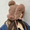 Cloches Nieuwe Lei Feng Hat Warm Keeping gebreide hoed Dames Noordoost -Winter Rij Rij Winddicht Oorbeveiliging Een stuk pluche verdikking