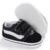 Primeros caminantes Precioso nacido Bebé niña niño zapato suave antideslizante lona zapatillas de deporte entrenadores prewalker negro blanco 018m 221125