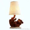 Настольные лампы северная щенка для собачьей лампы для гостиной спальни спальня кровати эль -бара детские праздничные подарок современный светодиодный стол стойкий свет