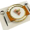 Tallrikar Fullt bordsservicemiddag som serverar lyxig köksplatta sätter gästfrihet placa de conuntos för dekoration