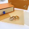 Luxus Designer Band Ringe Frauen Männer Edelstahl V Brief Titan Stahl Ring 18K Gold Überzogene Hochzeit Schmuck Dame zubehör3213960