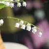 Flores decorativas Artificial Wedding arranjo de festas Office Home Garden Decoration Flower Realistic Lily of the Valley Plastic White