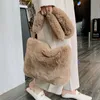 Totes 2021 Hobo Soft Fur Hobo Sac à main Designer pour femmes en peluche Sac à corps crossbody Femmes de grande capacité Tote Purse Lady Sac Y2211