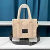 Marc tote çanta kış tasarımcı totes kadın peluş tasarımcı çanta moda basit alışveriş büyük omuz crossbody çanta lüks el çantası 220917