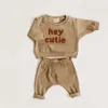 Giyim setleri moda bebek giysileri seti bahar yürümeye başlayan çocuk kız gündelik üst süveter gevşek pantolon 2 adet doğumlu kıyafetler 221125