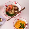 Ciotole Ragazza carina Ciotola di Ramen in ceramica alla fragola Zuppa di noodle istantanea giapponese creativa Grande Dessert per insalata domestica individuale