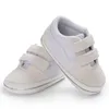 Primeros caminantes Precioso nacido Bebé niña niño zapato suave antideslizante lona zapatillas de deporte entrenadores prewalker negro blanco 018m 221125