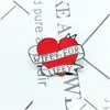 Pins broches wifey voor het leven broche vrouwen creatieve brief rood liefde hart badges lint ontwerp denim shirts kleding schoenen hoeden tassen dhp86