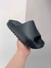 مصمم أحذية Yeesys Kan 2022 الرجال النساء Kanyes Slippers Foam Runner Ararat Bone Desert Sand Earth Resin Brown Resin