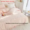 Set di biancheria da letto di lusso rosa 100 cotone morbido e accogliente set da sposa principessa pizzo ricamo copripiumino foglio gonna federe 4 pezzi 221129