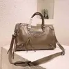 Klasik Şehir Duffle Bags Tages Bag Kadın Tasarımcı Tote Çanta Lüks Omuz Motosiklet Çantaları Crossbody Büyük Kapasiteli Metal Bagaj 220315