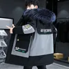 Mens Down Parkas Winter Dodaj polaru mężczyzn Patchwork wodoodporne wodoodporne płaszcz męskie moda duże kieszenie futra kołnierzyka streetwear 221129