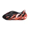 Pantoufles de créateurs sandales pour hommes et femmes triple motif de résine noir et blanc graffiti skateboard trou chaussures fibre de carbone course plage 36-45