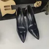 Designer de luxo Sapatos de salto alto estilo clássico, especialmente projetado para mulheres da moda, lindos materiais de couro muito bons