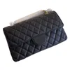 Bolsas de ombro de designer de luxo feminino Moda clássica feminina de molusco de caviar envelope textura textura ombros de corrente de ouro
