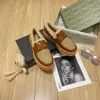 Nieuwe mode slippers luxe ontwerper lefu schoenen buiten warme sneeuwschoenen rubber niet slip letter pluche koehide casual metalen textuur 36-40