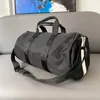 Дорожная сумка большой вместимости, дорожные сумки с цепочкой, уличная нейлоновая сумка с простым принтом в полоску, мягкая одиночная дизайнерская сумка для багажа 295216S