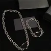 Vintage tjock kedja smycken halsband sätter triangel form bokstav designer örhängen kvinnor hänge studs tjej kedja kristall öronvapen gåva