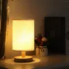 Bordslampor USB Lamp Bedside Wood Modern Nightstand Night Dimable Brightness Time-set med rund tyglampsk￤rm