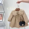 Piumino Autunno Inverno Ragazze Giacca per bambini Capispalla per bambini Abbigliamento per bambini Colletto a petalo Allacciatura Cotone geometrico imbottito Caldo 2-6 anni 221129