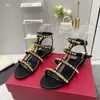Designer V Slide Sandals Fashion Rivet Ankle Tel Slides Woman High Heels Scarpe in pelle di lusso HDFG