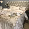 Set di biancheria da letto di lusso Champagne 100S cotone egiziano ricamo in oro set europeo copripiumino liscio lenzuolo federe in lino 221129