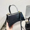 جلود عالية الجودة Hourglass Hound Crossbody Bag Bag Ladies Hands Handbag مصمم فاخر للأزياء