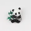 Broches schattige panda bumetal email pin denim shirt kraag revers pins badges voor vrienden kinderen cadeau dieren sieraden