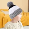 Baby gebreide pompom beanie hoeden winter gebreide contrast kleur streep hoed kinderen warme haakkoppen buiten cap