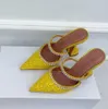 Luxe dames slipper sandalen merk schoenen zon buckle crystal satijnen leer met juweel buckle dames puntige tenen shoess
