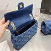 Borse a tracolla per designer di marca da donna di lusso 2023 Fashion Classic Denim Stereoplaid Busta Texture Borsa a tracolla in metallo Vendite dirette in fabbrica