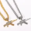 Anhänger Halsketten Iced Out Strass Maschinengewehr Halskette Charme Männlicher Kragen Glanz Schmuck Hip-Hop Miami Coole Persönlichkeit Geschenke