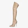 Botas El grano de cocodrilo sobre la rodilla Mujeres Punta puntiaguda Stilettos Tacones Serpentine Tamaño grande para mujer 220906