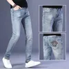 Jeans pour hommes Designer Stretch Light Medusa Jeans Produits pour hommes Automne Printemps et Slim Fit Pantalons à petites jambes Hommes UDLZ 4273G