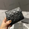 كلاسيكيات Mini Trifold Cross Body Pags Caviar Leather Calfskin/Lambskin Gold Metal Hardware Matelasse Card Card Card Card Sacoche 11.5x10.5cm