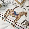 Zestawy pościeli luksusowe białe satynowe i bawełniane hafty haftowe koni z podwójną kołdrą łóżko pościel dopasowane blacha 221129