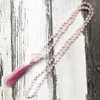 Łańcuchy róży róży q-uartz wiązał biżuterię boho 108 Mala Pereads Naszyjnik dla kobiet surowy szorstki wisiorek Różowy femme collier