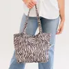 Canvas Leopard Shopping Bag Zebra Tote Purse Front Open Pocket Light Weight Carryall Påsar för att resa JA055