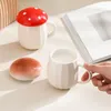 Tazze Simpatiche tazze creative a forma di funghi Tazza da caffè in ceramica con coperchio Colazione al latte Tè Succo Stoviglie da cucina per la casa Regalo di compleanno divertente