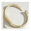 Armreif Frauen Handarmbänder Mann Armreifen Schmuck Metall Einfaches Gold Armband All-Match-Größe Einstellbare Mode 2022 Ankunft