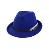 Basker europeiska amerikanska rullar kort grim ull filt fedora hatt f￶r m￤n kvinnor trend unisex jazz trilby med b￤lte metall gentleman hattar