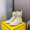 2023 Star Trail But luksusowy projektant damskich Chunky Heel Boots Lace Up Martin Boots Ladys Fashion Winter Booties with Box -e066