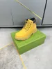 2023 Man Snow Boots Mens Boots Short Short Warm with Card Dust Bag Tag Hot Sell Aus Booties Men Men -K065